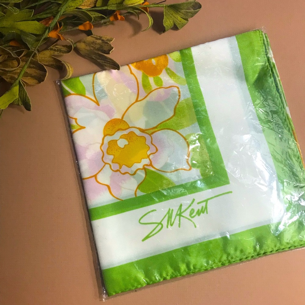 NEW AVON BURST OF SPRING Vintage S M KENT SCARF SQUARE.